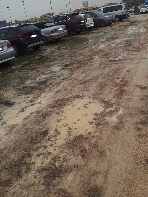 Ecomondo in Fiera, ma quando entri nel parcheggio… “porco mondo!”