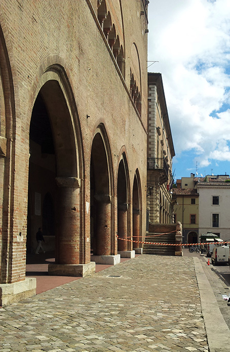 I cattolici (di giunta e della “buona stampa”) fuori registro sulle unioni gay