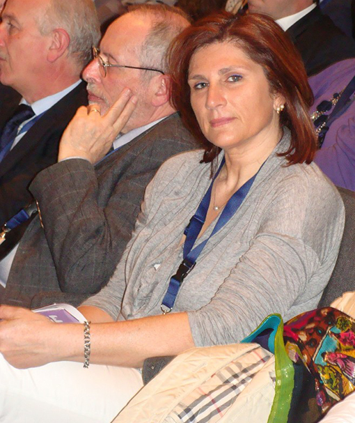 Giuliana Moretti fa campagna per Gnassi, ma per condizionarlo