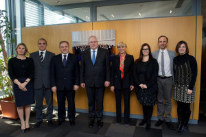 La delegazione sammarinese che si è recata alla Corte Europea dei Diritti dell'Uomo. Il Commissario della Legge Alberto Buriani è il secondo da destra