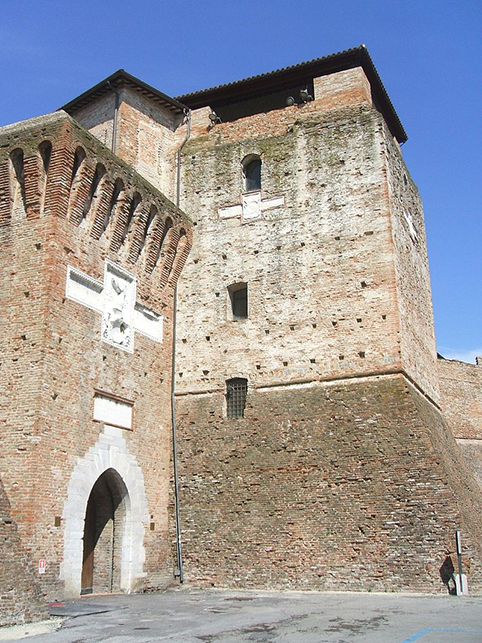 Fondazione Carim pensa di restituire Castelsismondo al Comune, che vuole farne la Rocca Felliniana