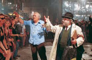 Fellini e Villaggio durante la lavorazione de La voce della luna, 1989