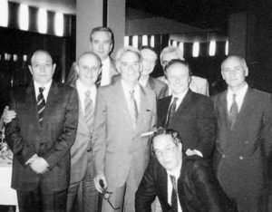 In questa foto, tratta dal sito del liceo "Giulio Cesare", Ceccarelli è al centro. L'occasione, 17 giugno 1989, è la festa d'addio dal liceo.