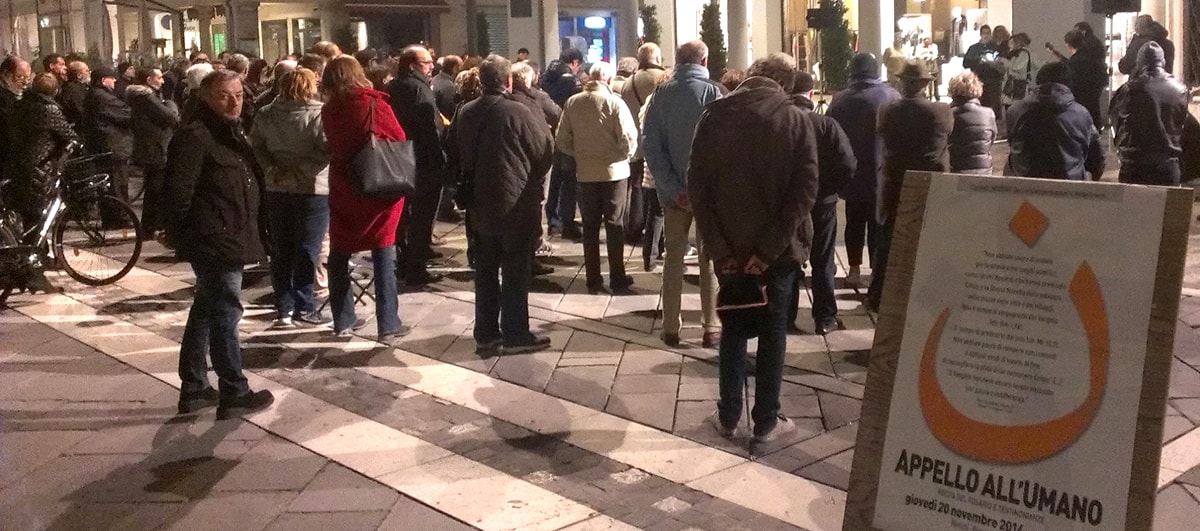 “Appello all’umano” questa sera in piazza Tre Martiri