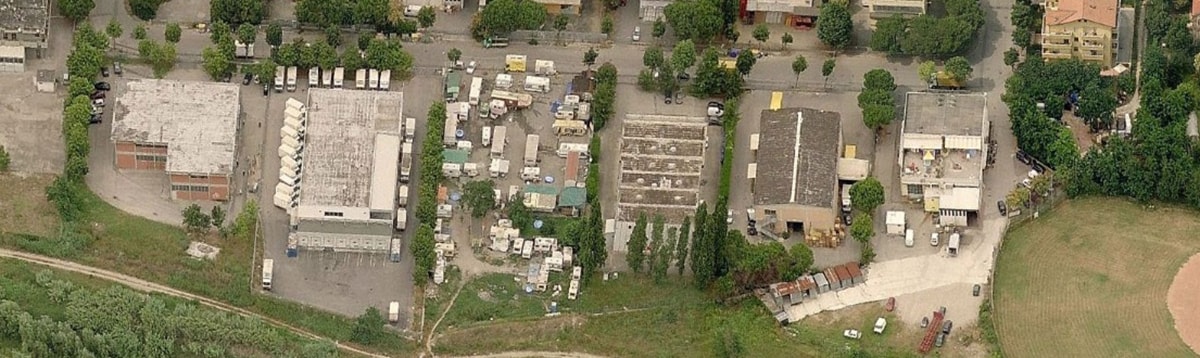 Nomadi di via Islanda, perché il Comune vuole sloggiarli dal terreno di sua proprietà?