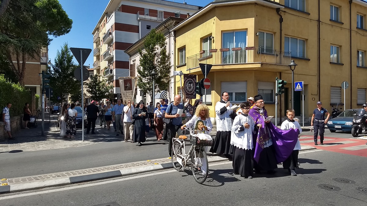 “Trattati come lebbrosi dalla Chiesa di Rimini”