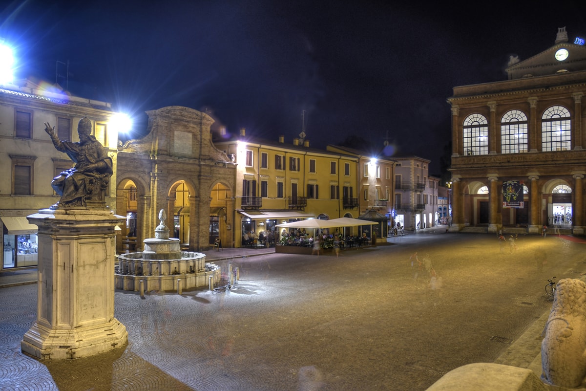 Scene agghiaccianti di una sera estiva qualsiasi nel cuore di Rimini