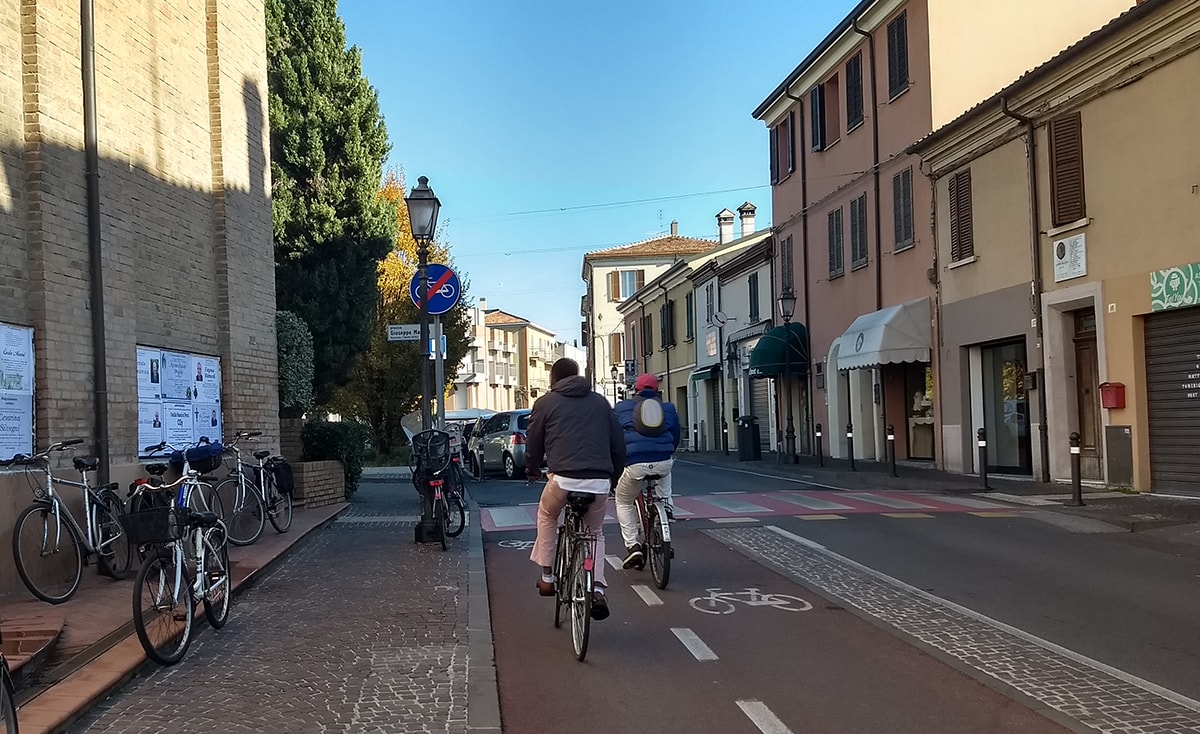 Si fa presto a dire pista ciclabile