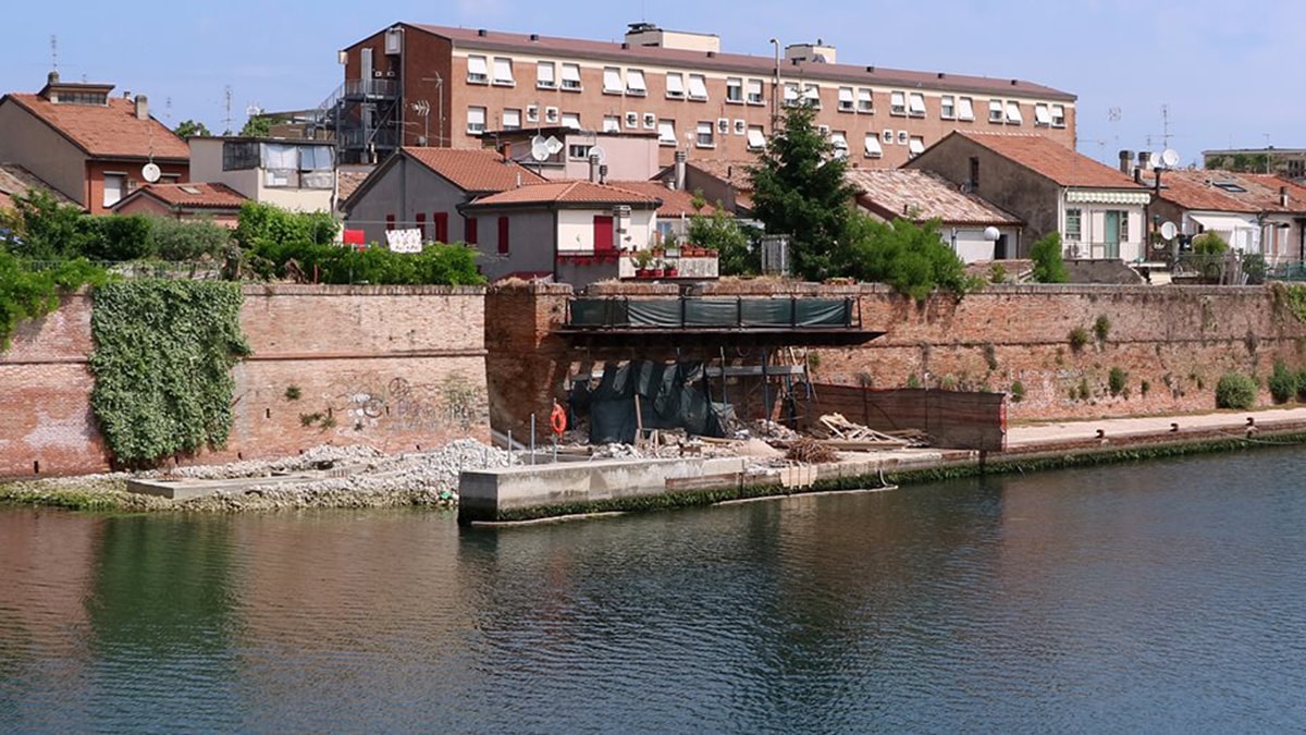 Per il balcone (piazzetta Pirinella) di “Andrea e Giulietta” partono altri 135 mila euro