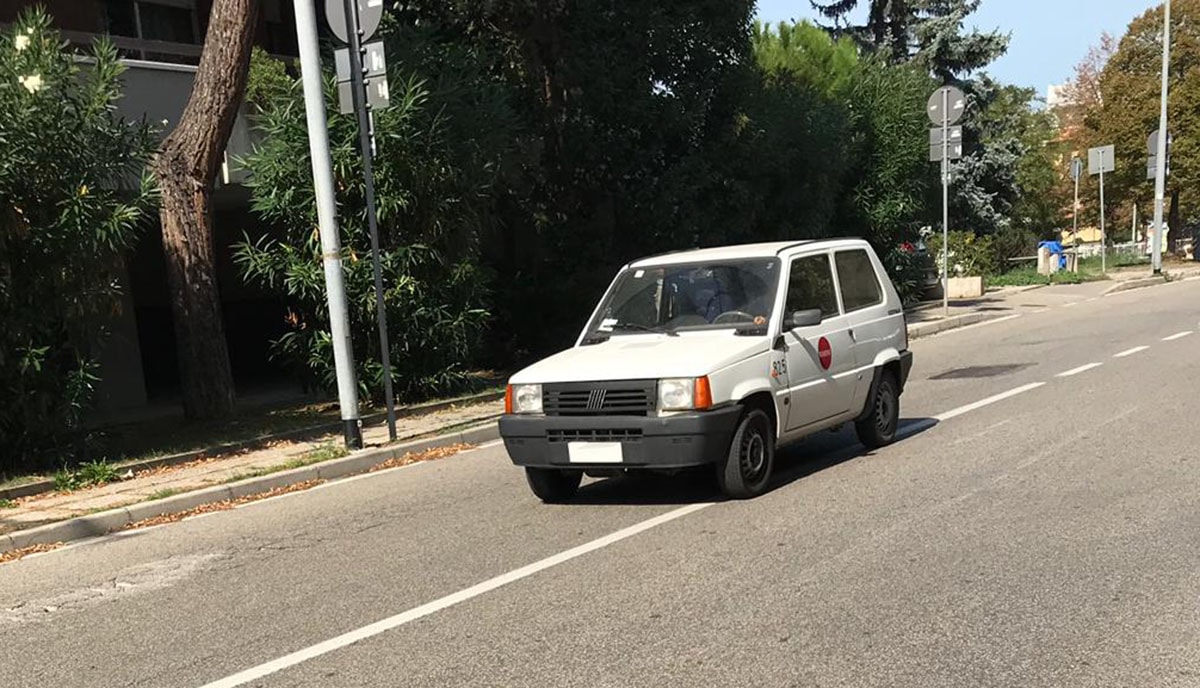 Blocco del traffico ma non per tutti: l’obsoleto autoparco degli enti pubblici non inquina