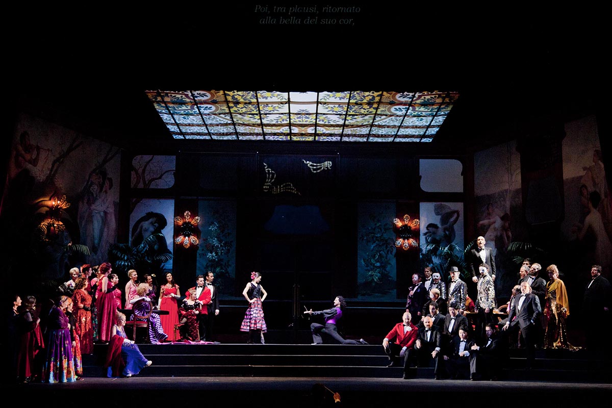 Battesimo con la Traviata per il Galli lirico