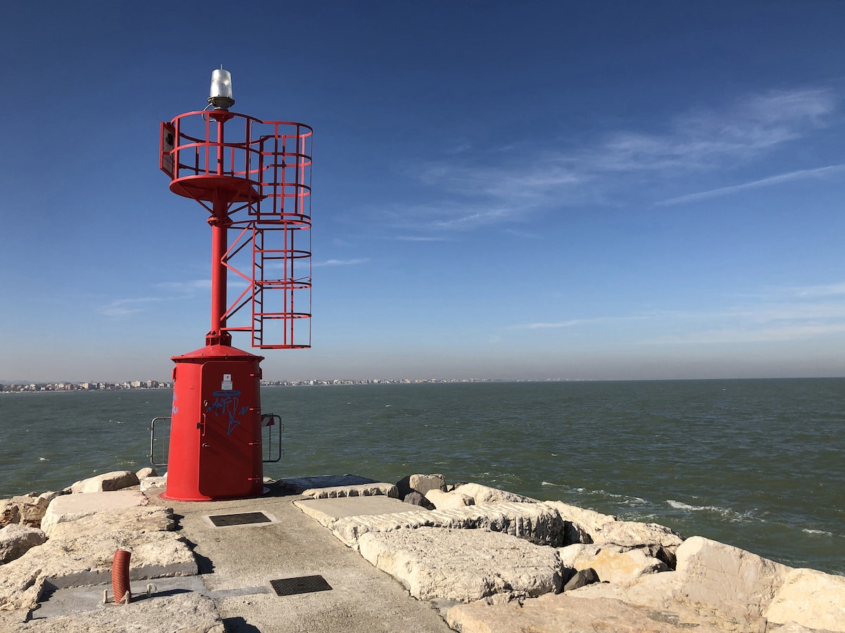 Sul porto di Rimini torna l’ammaliante sirena