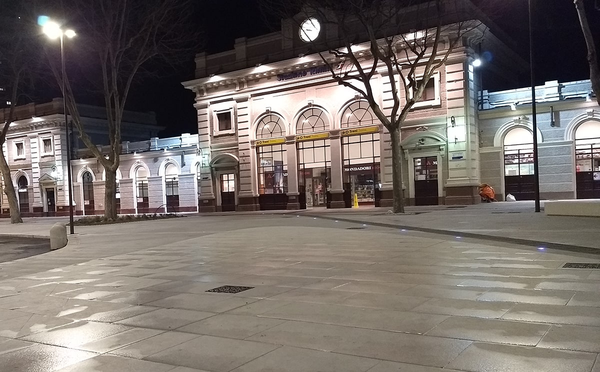 Non basta un arredo per la zona stazione di Rimini Non basta un arredo per la zona stazione di Rimini