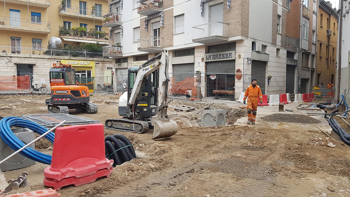 Lavori in piazzetta San Martino: “per quanto dovremo sopportare in silenzio?”