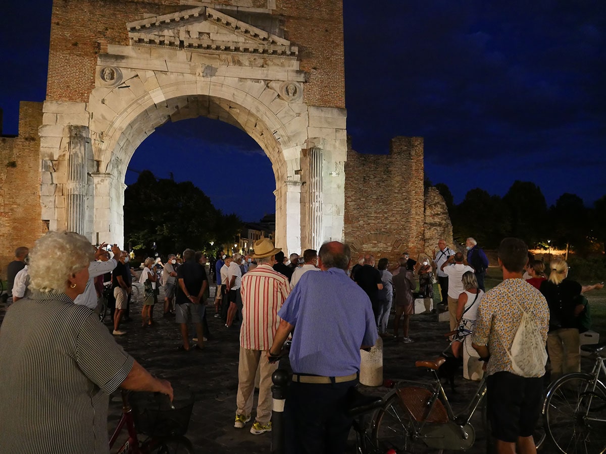 Qui Arco d’Augusto: «via il museo Fellini dal castello e dalla piazza»