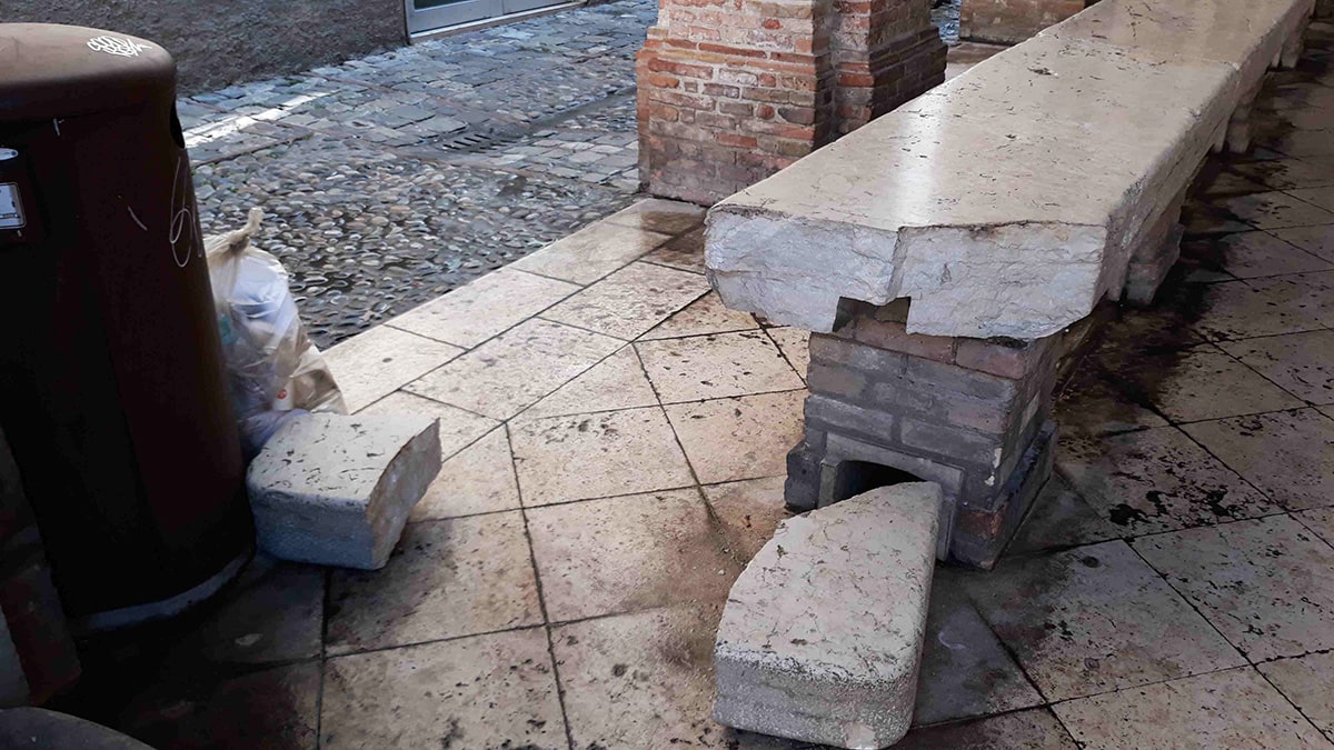 Vecchia pescheria vandalizzata: tanto tuonò che piovve