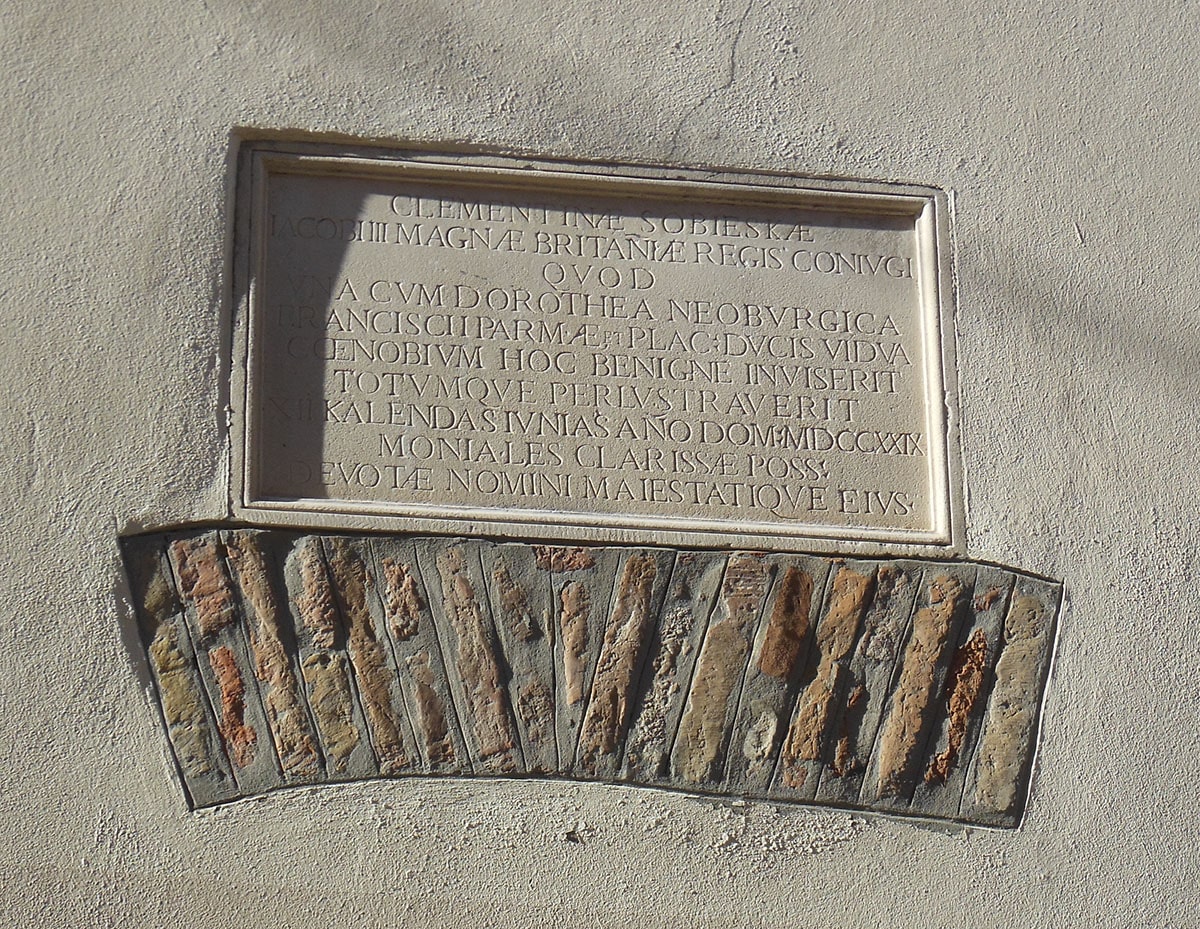 Epigrafe regale in via Santa Chiara